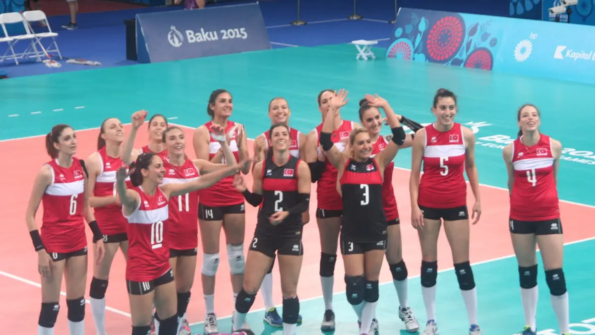 Türkiye Kadın Voleybol Milli Takımı oyuncuları sahada